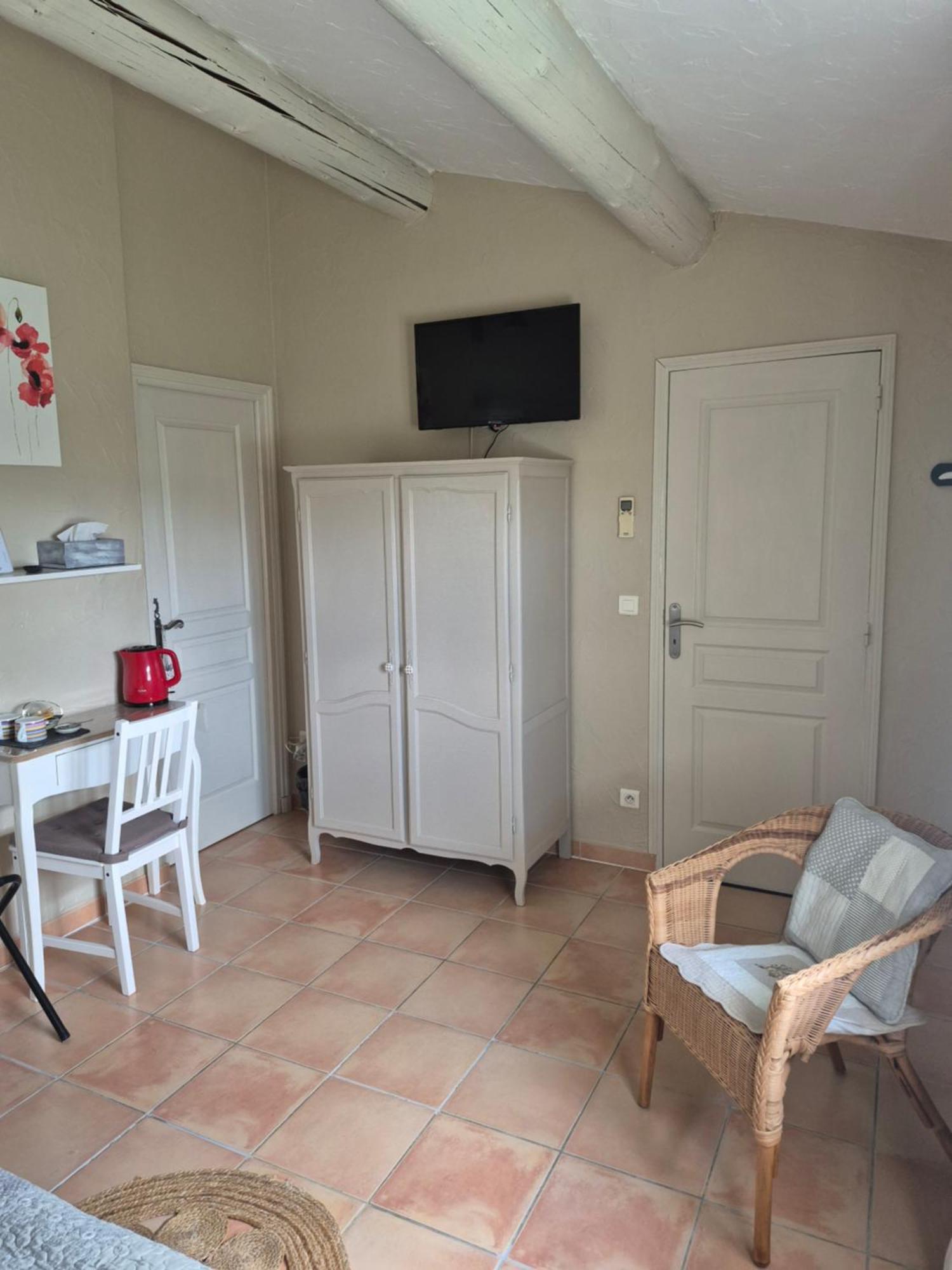 Mas Clement - Chambre Et Table D'Hotes LʼIsle-sur-la-Sorgue Eksteriør billede