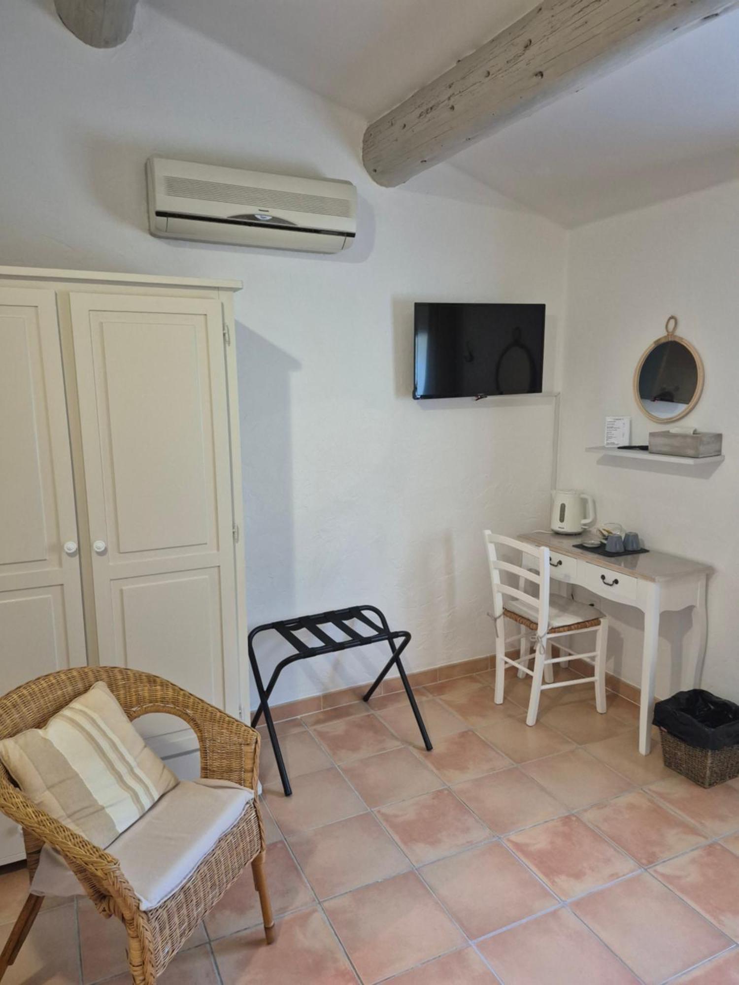 Mas Clement - Chambre Et Table D'Hotes LʼIsle-sur-la-Sorgue Eksteriør billede