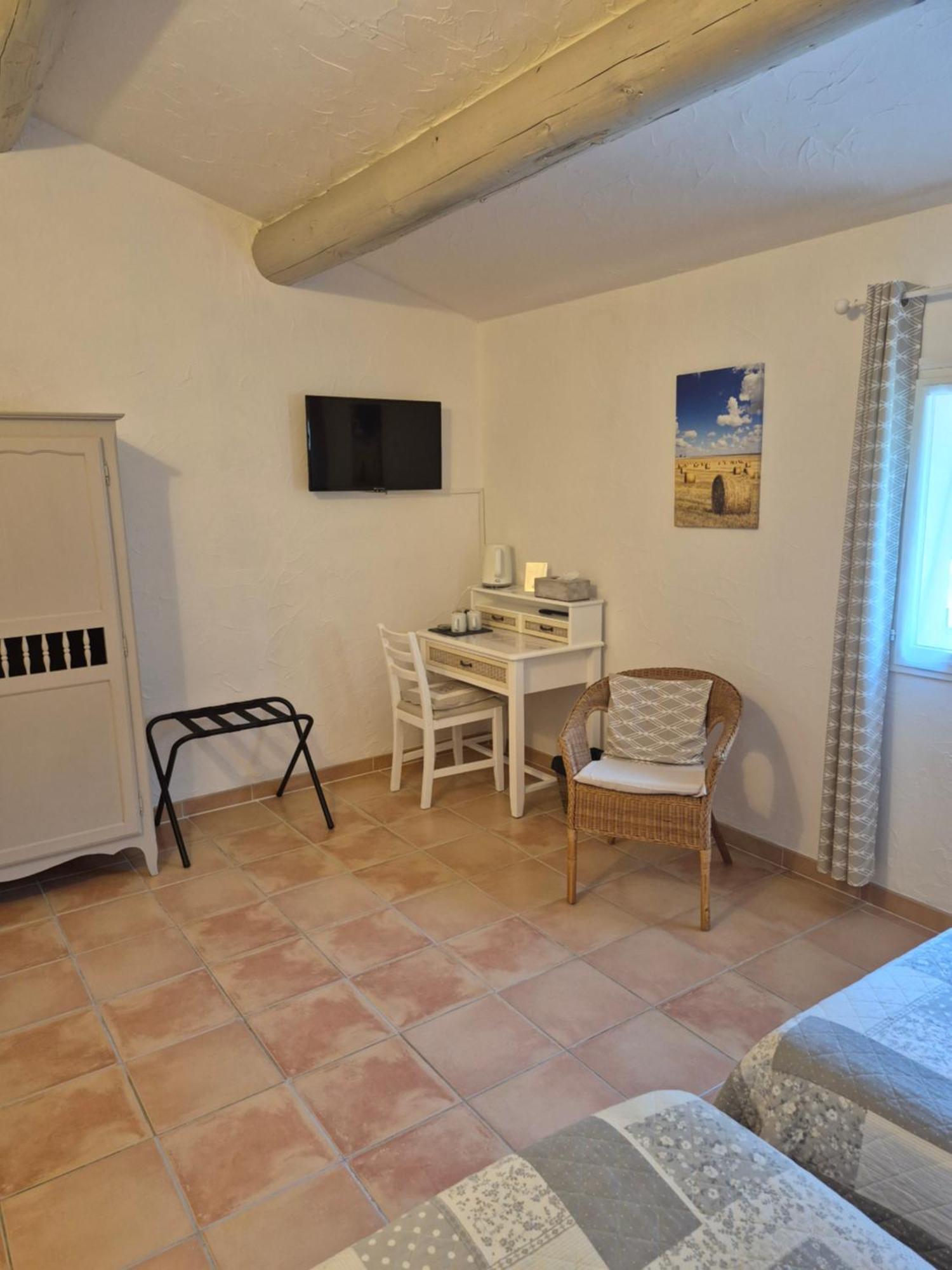 Mas Clement - Chambre Et Table D'Hotes LʼIsle-sur-la-Sorgue Eksteriør billede